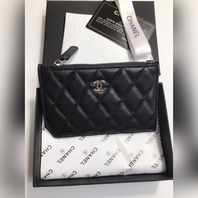 Chanel Кожаный кошелек из овечьей кожи, модель № 60084, . Вмещает