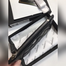 Chanel Кожаный кошелек из овечьей кожи, модель № 60084, . Вмещает