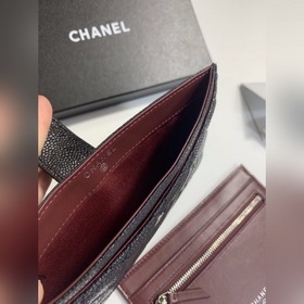 Chanel Кожаный кошелек с застежкой виде икры, модель № 25328 (зол