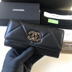 CHANEL &nbsp;Большая сумка с крышкой и клапаном &nbsp;Чер
