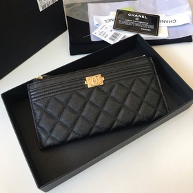 CHANEL Новая сумка Leboy, модель № 81254 Эта сумка имеет 6 карман