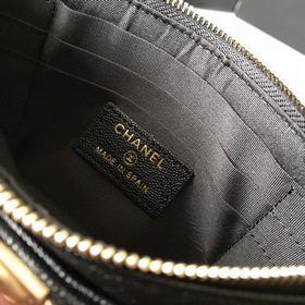 CHANEL Новая сумка Leboy, модель № 81254 Эта сумка имеет 6 карман