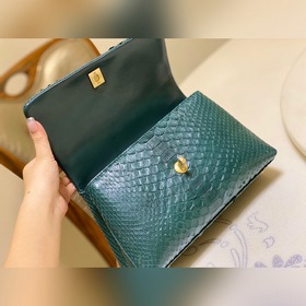 CHANEL Сумка из овечьей кожи, классическая модель Сумка с крышкой
