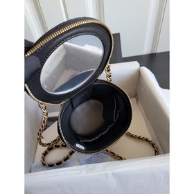 CHANEL Маленькая сумка с цепочкой Маленькая сумка Сочетает в себ