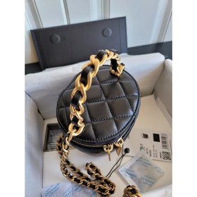 CHANEL Маленькая сумка с цепочкой Маленькая сумка Сочетает в себ