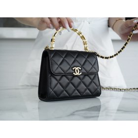 CHANEL Сумка с эмалевой ручкой и цепочкой  Самая красивая сумка 