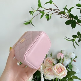 Chanel, модель 9056, мини-сумочка с жемчужной цепочкой Увидев эту