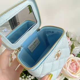 Chanel, модель 9056, мини-сумочка с жемчужной цепочкой Увидев эту