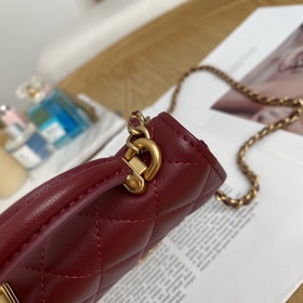 Chanel кошелек с цепочкой и крышкой, модель 049600 Этот кошелек с