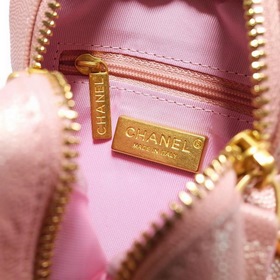 Классическая сумка для камеры Chanel Mini с ромбовидным узором. С