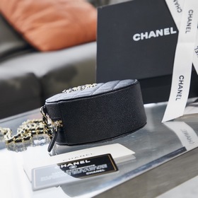 Chanel осенне-зимняя новинка： сумка-коробка с цепочкой Размер： 12