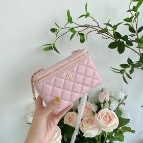 Мини-сумочка Chanel с жемчужной цепочкой, модель 9056 Это настоящ