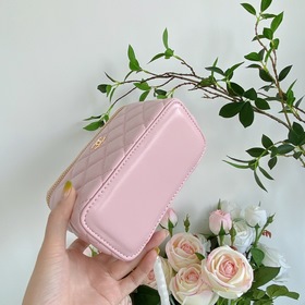 Мини-сумочка Chanel с жемчужной цепочкой, модель 9056 Это настоящ