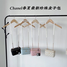 Мини-сумочка Chanel с жемчужной цепочкой, модель 9056 Это настоящ
