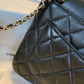 CHANEL сумка-близнец Эта сумка имеет превосходную текстуру и диза