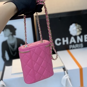 CHANEL сигаретный футляр Я действительно очарована этой маленько