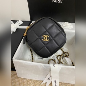 CHANEL Сумка стеганым узором В осенне-зимнем сезоне, посвященном