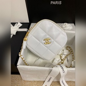 CHANEL Сумка стеганым узором В осенне-зимнем сезоне, посвященном