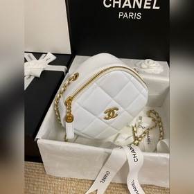 CHANEL Сумка стеганым узором В осенне-зимнем сезоне, посвященном