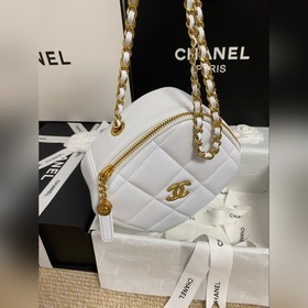 CHANEL Сумка стеганым узором В осенне-зимнем сезоне, посвященном 