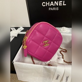 CHANEL Сумка стеганым узором В осенне-зимнем сезоне, посвященном