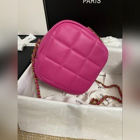 CHANEL Сумка стеганым узором В осенне-зимнем сезоне, посвященном