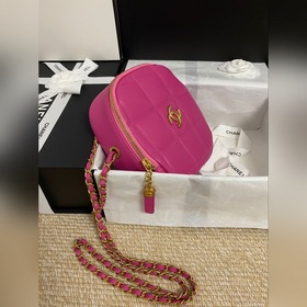 CHANEL Сумка стеганым узором В осенне-зимнем сезоне, посвященном