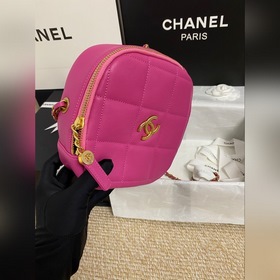 CHANEL Сумка стеганым узором В осенне-зимнем сезоне, посвященном 