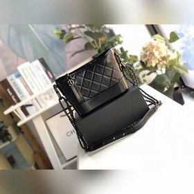 CHANEL Маленькая сумка через плечо Модель： 91810 с застежкой-пист