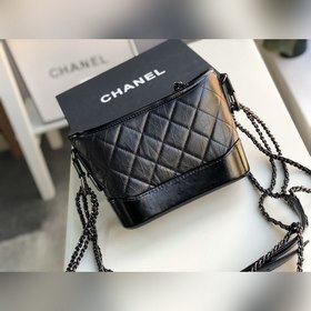 CHANEL Маленькая сумка через плечо Модель： 91810 с застежкой-пист