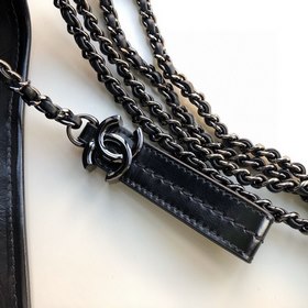 CHANEL Маленькая сумка через плечо Модель： 91810 с застежкой-пист