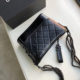 CHANEL Маленькая сумка через плечо Модель： 91810 с застежкой-пист