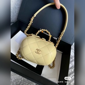 CHANEL косметичка Сумка через плечо Мне очень нравится эта малень
