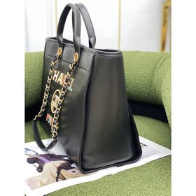 CHANEL Тот-баг из гладкой телячьей кожи, черный    Осенне-зимн