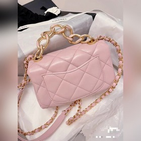 CHANEL Розовая сумка через плечо с цепочкой