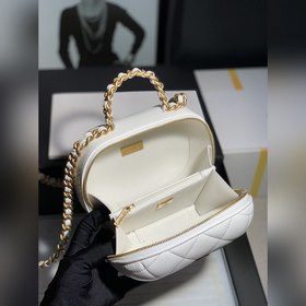 CHANEL Белая сумка через плечо, в которую помещается мобильный те