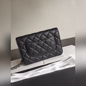 Chanel Маленькая сумка через плечо с магнитной застежкой, импорт