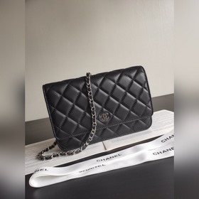 Chanel Маленькая сумка через плечо с магнитной застежкой, импорт