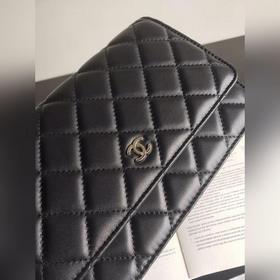 Chanel Маленькая сумка через плечо с магнитной застежкой, импорт
