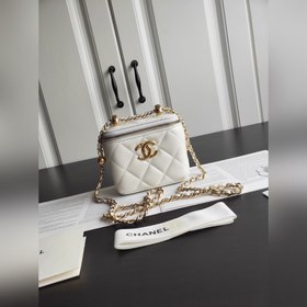 CHANEL Золотая сумка-коробка через плечо В этом сезоне каждая мод