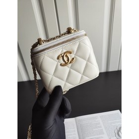 CHANEL Золотая сумка-коробка через плечо В этом сезоне каждая мод