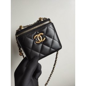 CHANEL Золотая сумка-коробка через плечо В этом сезоне каждая мод