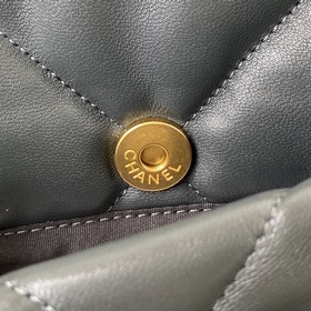 Chanel Осень-Зима 19Bag сочетает в себе все классические черты су