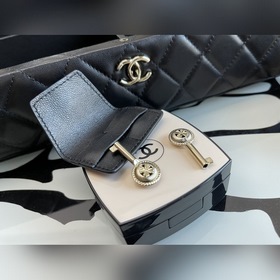 CHANEL Лимитированная подарочная коробка Раннеосенняя коллекция в