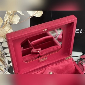 CHANEL Лимитированная подарочная коробка Раннеосенняя коллекция в