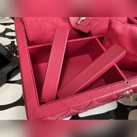 CHANEL Лимитированная подарочная коробка Раннеосенняя коллекция в