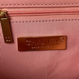 Chanel осень-зима 19. Сумка, сочетающая в себе все классические ч