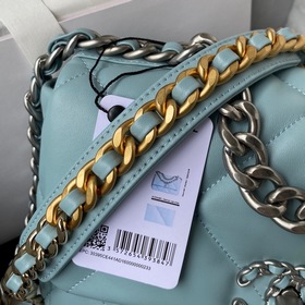 Chanel осень-зима 19. Сумка, сочетающая в себе все классические ч