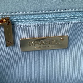Chanel осень-зима 19. Сумка, сочетающая в себе все классические ч