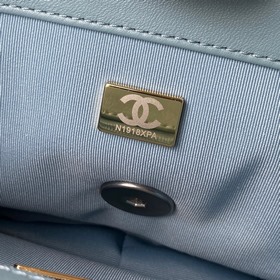 Chanel осень-зима 19. Сумка, сочетающая в себе все классические ч